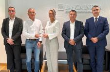Banca Intesa investirala u obveznice kompanije Bexexpress.jpg