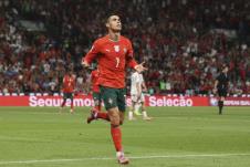 Ronaldo proslavlja gol na utakmici protiv Mađarske