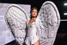 Điđi Hadid, Viktorija Sikret