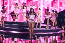 Prešes Li na reviji Victoria secret