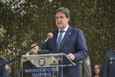 Bratislav Gašić govori pitomcima srednje vojne škole 1.300 kaplara