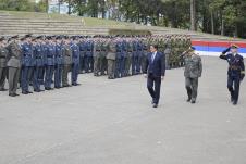 Bratislav Gašić u obilasku pitomaca srednje vojne škole 1.300 kaplara