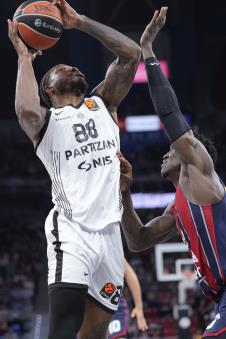 Baskonija, KK Partizan