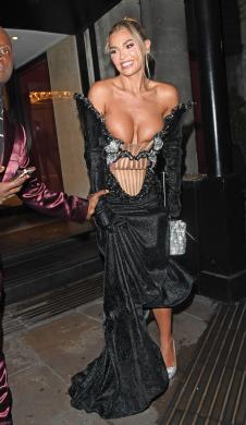 Kristin Mekginis na crvenom tepihu