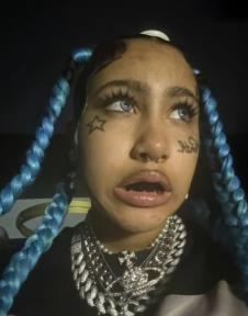 nort vest tetovaže po licu (3).png