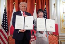 Donald Tramp Japan
