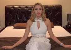 Ketrin de Noar, menadžerka javne kuće