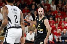 Nik Kalates u dresu Monaka