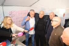 Вечерас сам испред Народне скупштине дочекао нашег хероја Милана Богдановића.После рањавања и те (9).jpg