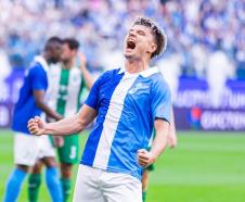 Andrej Mostovoj slavi gol Zenita