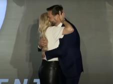 Erika Kirk Džej Di Vens.jpg