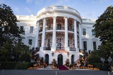 Dekoracije Bele kuće za Noć veštica