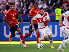 Mateo Kovačić u dresu Hrvatske protiv Španije