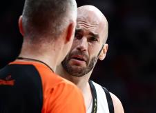 Nik Kalates na meču Olimpijakos - Partizan