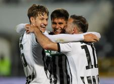 Ognjen Ugrešić, Vanja Dragojević i Bibars Natho slave gol Partizana