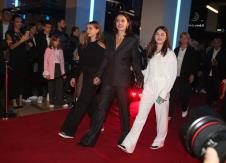 Sloboda Mićalović sa ćerkama