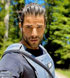 Iv-Len Unser se takmiči za Mister Univerzuma kao Srbin (3).jpg