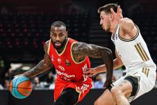 Kodi Miler Mekintajer u duelu sa Kostom Kondićem