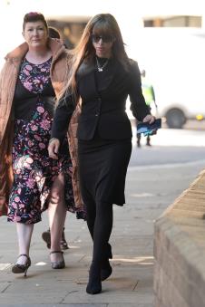 čuvarka zatvor seks zatvorenici Izabel Dejl