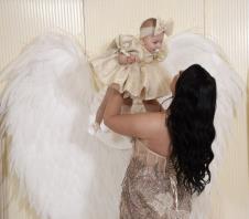 Kruna prevremeno rođena beba sa majkom