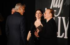 Džordž Kluni i Bono Voks na premijeri filma Jay Kelly