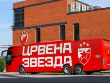 Fudbaleri Crvene zvezde dobili novi autobus