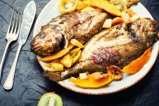 pečen šaran u rerni