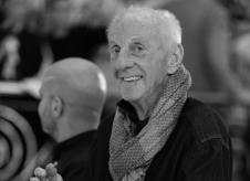 Pol Kostelo dizajner