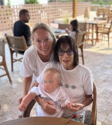 Jelisaveta Karađorđević, njena unuka Indija Oksenberg i praunuka Delfin Jelisaveta