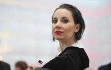 Hana Lakomi, eskort dama