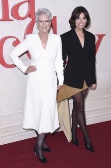 Džejmi Li Kertis, Ema Mek