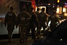 Pucnjava bela kuca AP Mark Schiefelbein.jpg