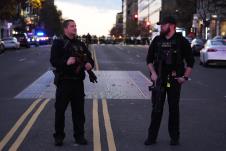 Pucnjava bela kuca01 AP Mark Schiefelbein.jpg