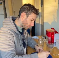 Bredli iz Konektikata pokazao kako štedi struju (1).png