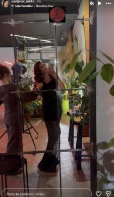 Mirka Vasiljević u crnoj haljini od čipke