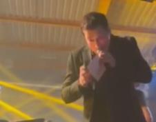 Aco Pejović otkrio pol bebe na koncertu