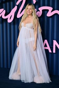 Sijena Miler na dodeli Britanskih modnih nagrada u Londonu