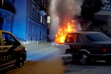 spaljen mercedes Beč.jpg