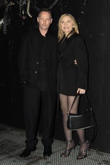 Kim Katral, Rasel Tomas