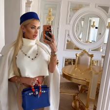 Milica Polskaja živi okovana zlatom (1).png