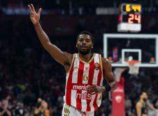 Džered Batler proslavlja trojku