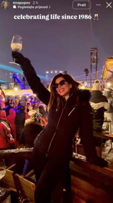 Ena Popov sa mužem na zimovanju