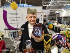 Zoran u podrumu ima rakije stare 40 godina