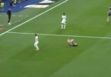 Fran Garsija, drugi žuti karton