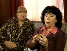 Ljiljana Stjepanović i Jelisaveta Seka Sablić u seriji Ljubav navika panika