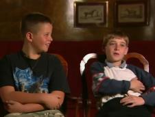 Robin i Gavin rođeni su istog dana leta 1989. godine (13).png