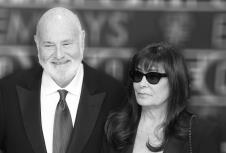 Rob Rajner sa suprugom Mišel