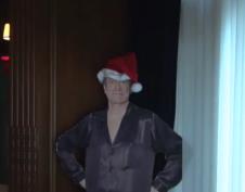 Kristal Haris pokazuje Plejboj vilu za Božić (3).png