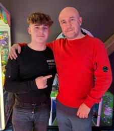 Maks Hol boluje od tumora na mozgu.jpg