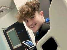 Maks Hol boluje od tumora na mozgu.jpg